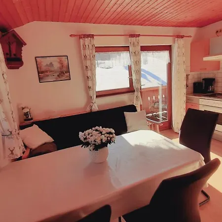 Gaestehaus Kurz 아파트 *